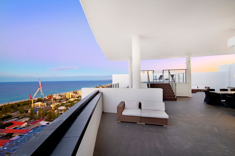 Private Rooftop Spa Penthouse apartment – Sierra Grand