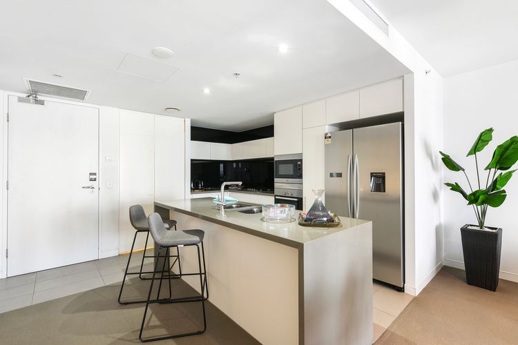 Oracle Broadbeach Gorgeous Modern 2 Bed 1 Bath Apartment