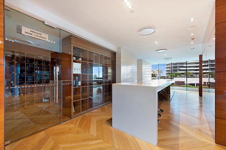 Oracle Broadbeach Gorgeous Modern 2 Bed 1 Bath Apartment