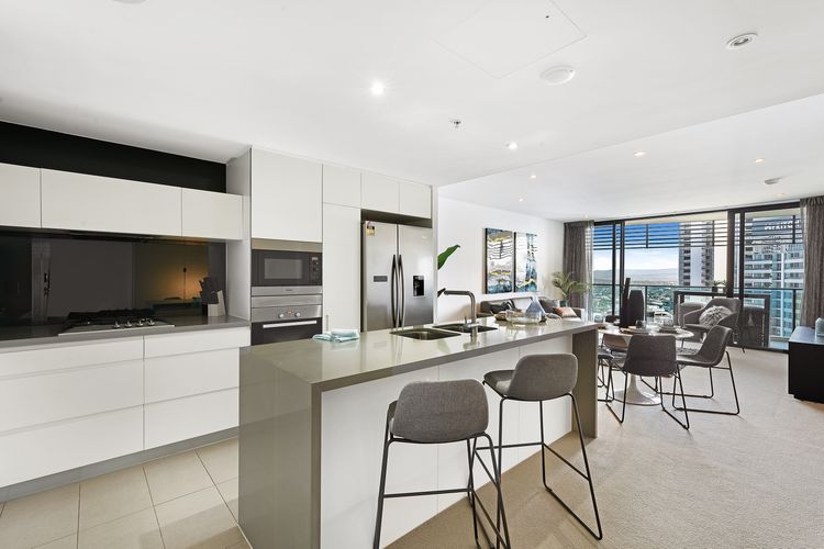 Oracle Broadbeach Gorgeous Modern 2 Bed 1 Bath Apartment