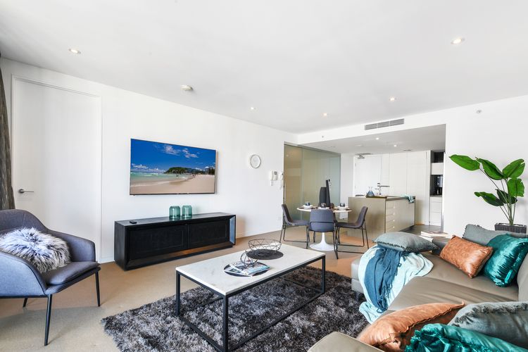 Oracle Broadbeach Gorgeous Modern 2 Bed 1 Bath Apartment