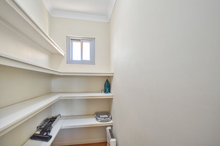 Marvellous McKay 3×2 Close to CBD