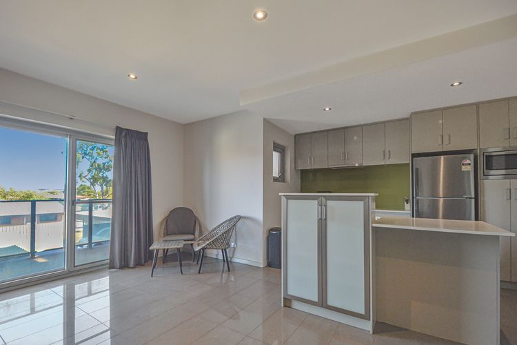 Dashing Delight Stylish 1×1