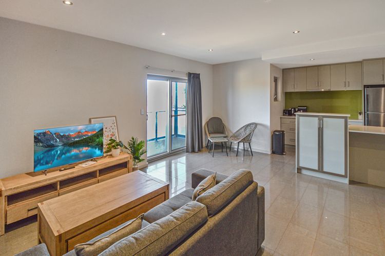 Dashing Delight Stylish 1×1