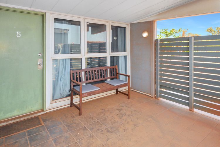 Supersized Studio Inexpensive 1×1