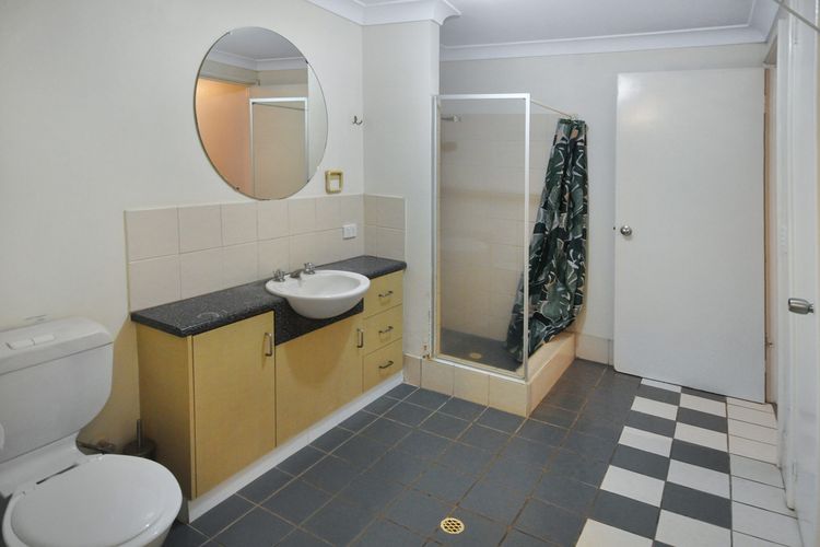 Ample Anderson Ground Level 2×1