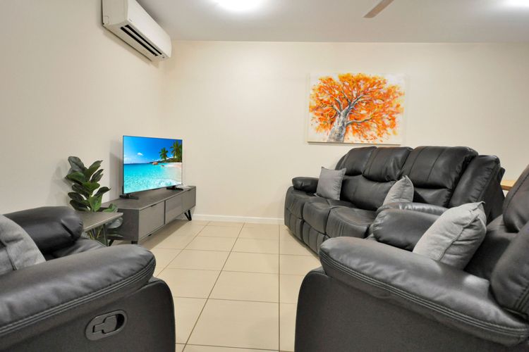 Cozy Kingsmill – 3×3 – 8/9 Kingsmill St