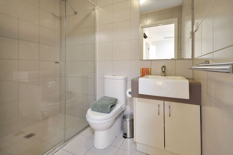 Cozy Kingsmill – 3×3 – 8/9 Kingsmill St