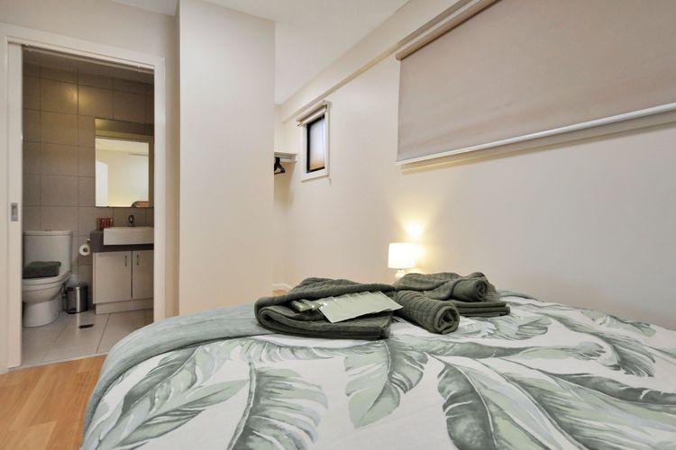 Cozy Kingsmill – 3×3 – 8/9 Kingsmill St
