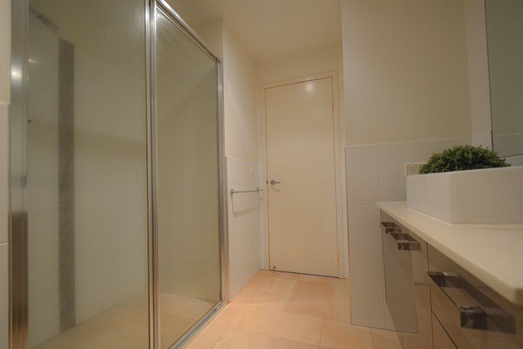 Edacious Edgar Modern 1×1