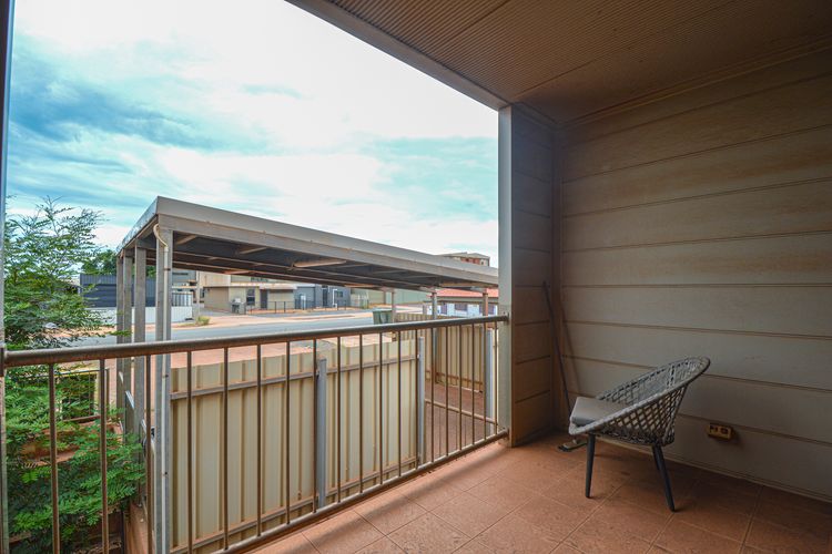 Contemporary Crib Generous 1×1