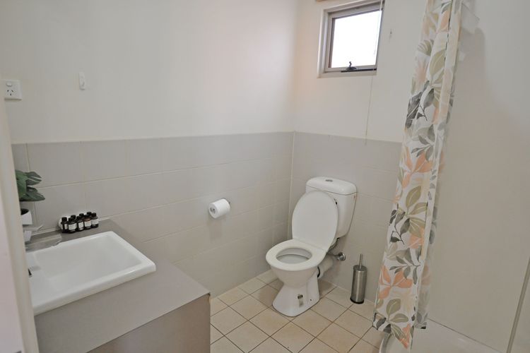 Contemporary Crib Generous 1×1