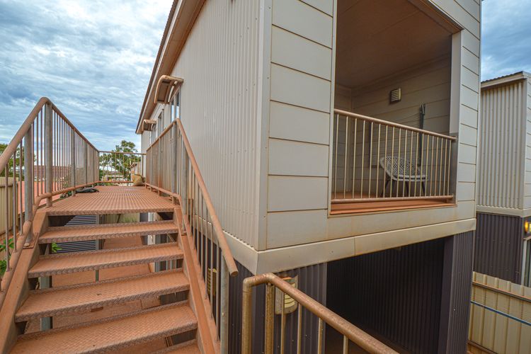 Contemporary Crib Generous 1×1