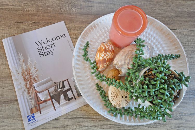 Contemporary Crib Generous 1×1