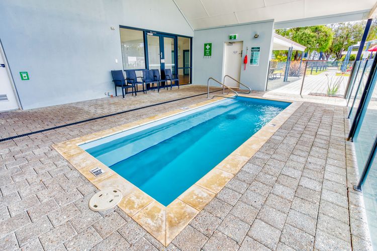 Sixteen at Cape View Escapes