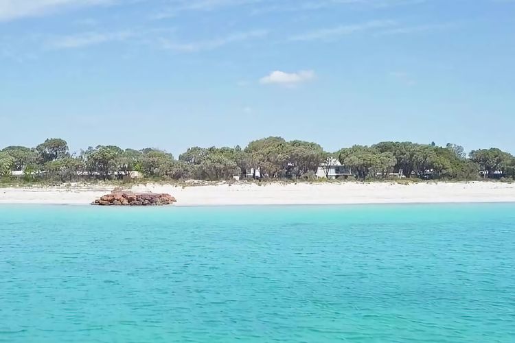 Sixteen at Cape View Escapes