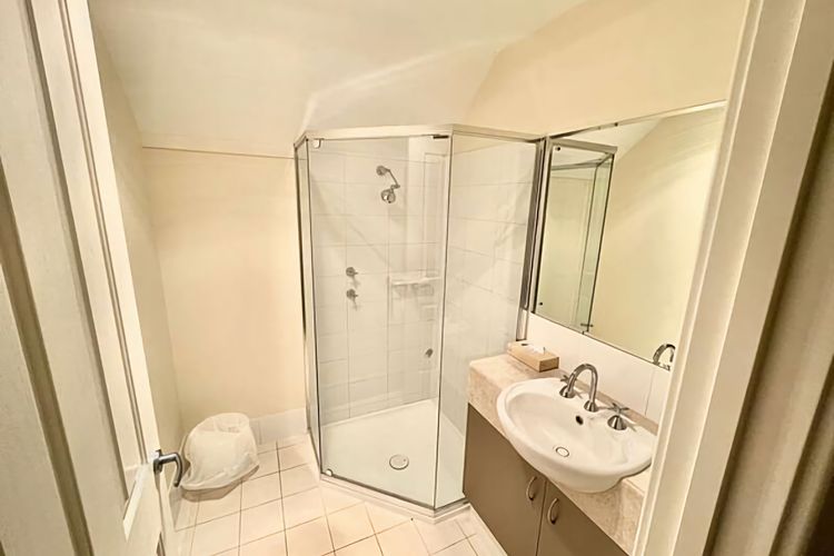 Sixteen at Cape View Escapes