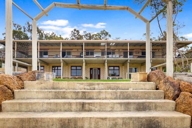 Nannup Ponds Top Floor Home