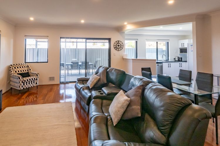 Hollow Beach House – Bunbury