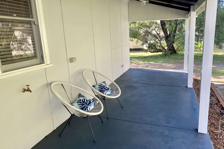 Yaringa Cottage…by the sea