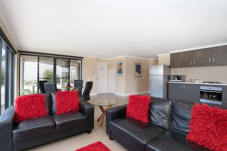 Ocean View Executive Apartment 2