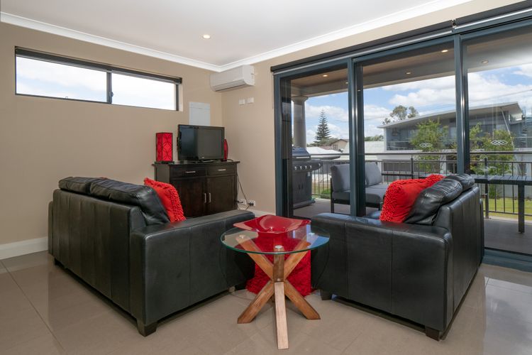 Ocean View Executive Apartment 4