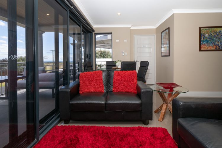 Ocean View Executive Apartment 4