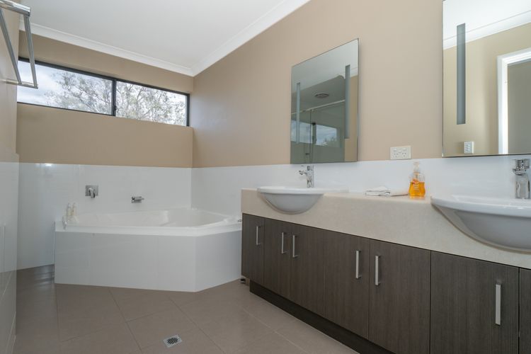 Ocean View Executive Apartment 4