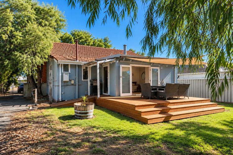 Barefoot Beach Cottage
