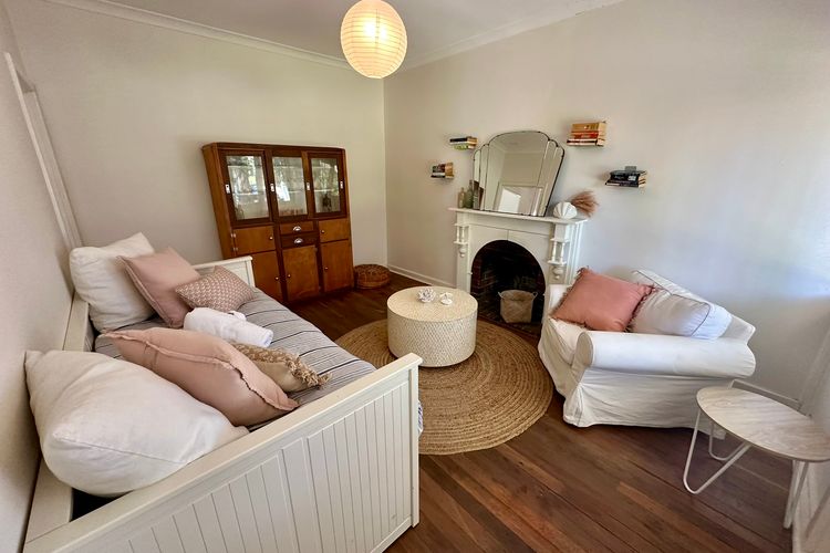 Barefoot Beach Cottage