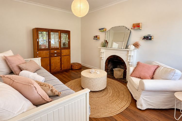 Barefoot Beach Cottage