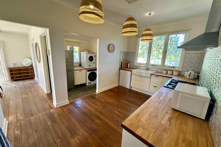 Barefoot Beach Cottage