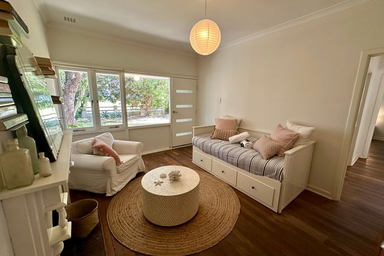 Barefoot Beach Cottage