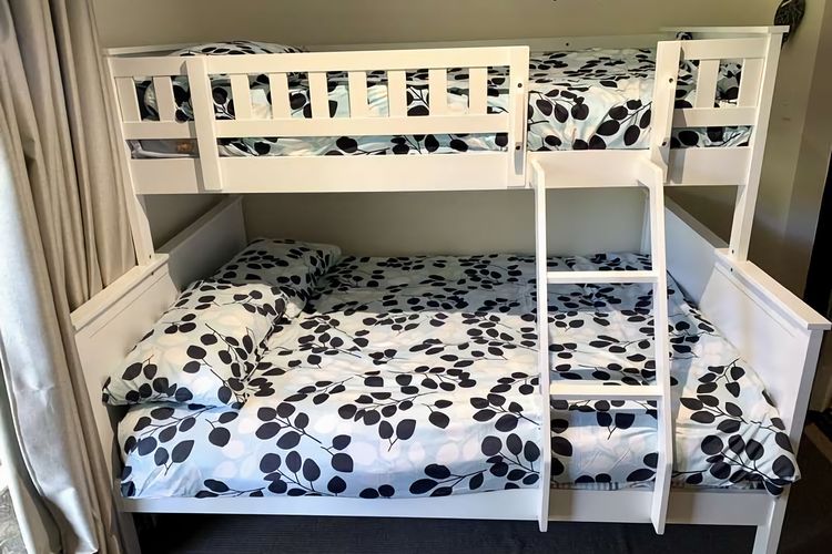 Beachside Escape – Broadwater