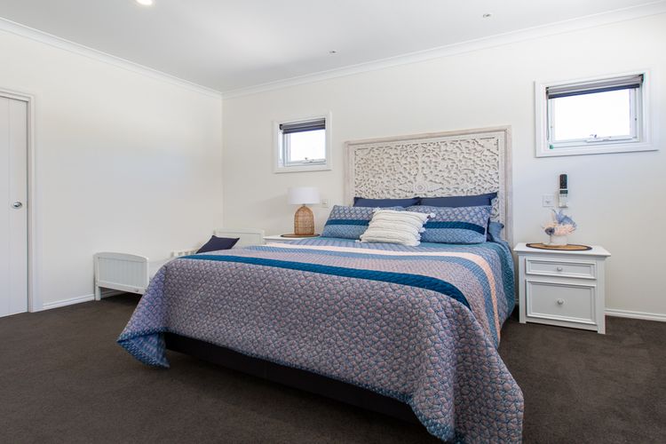 Sunny Shores Family Retreat