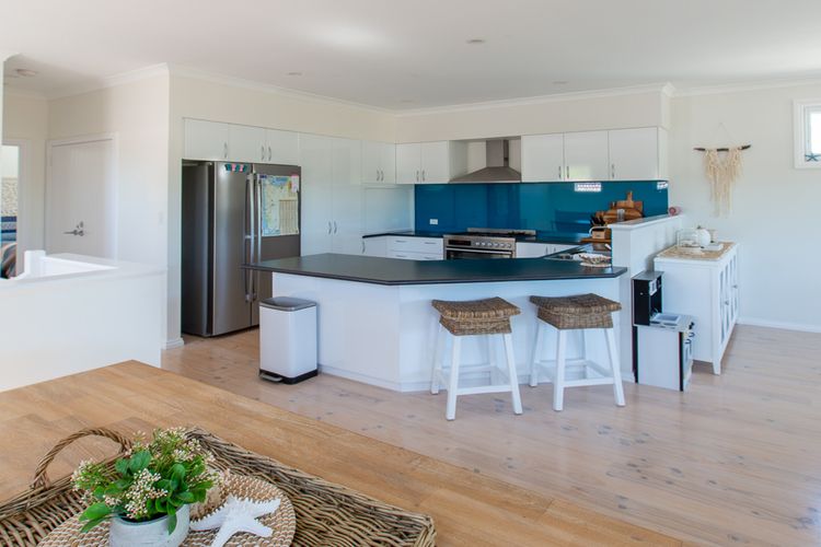 Sunny Shores Family Retreat