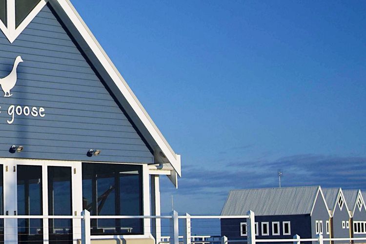 Sunny Shores Family Retreat