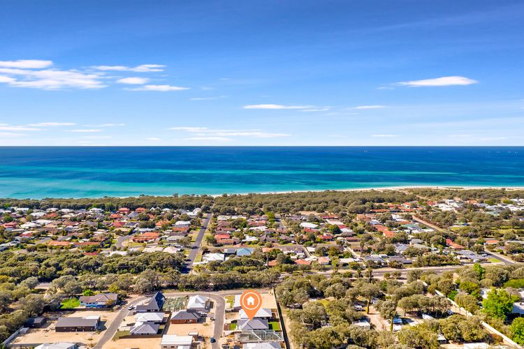 Busselton Beach Vibes