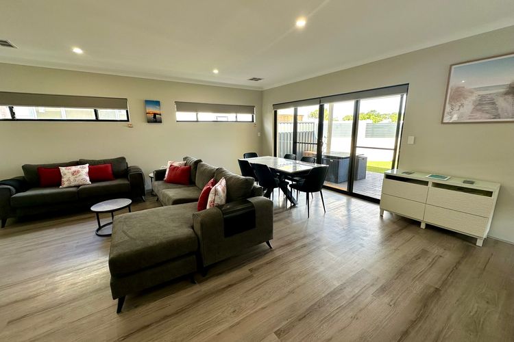 Arlia – Busselton