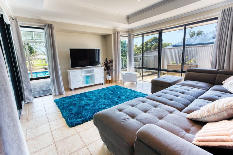 Pool and Putt Paradise