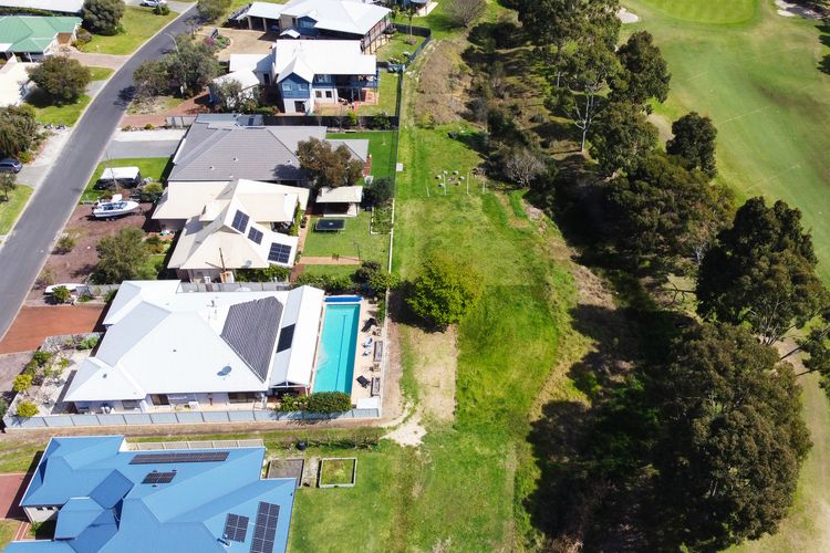 Pool and Putt Paradise