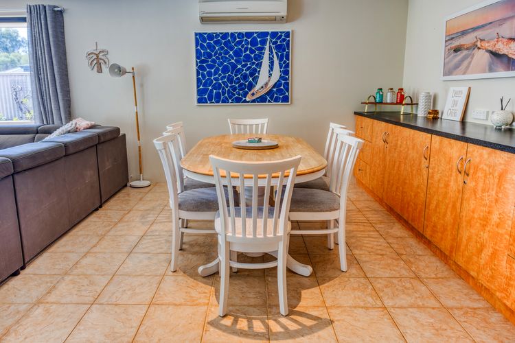 Pool and Putt Paradise