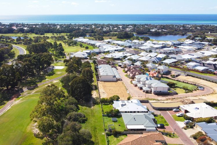 Pool and Putt Paradise