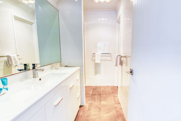 Pool and Putt Paradise