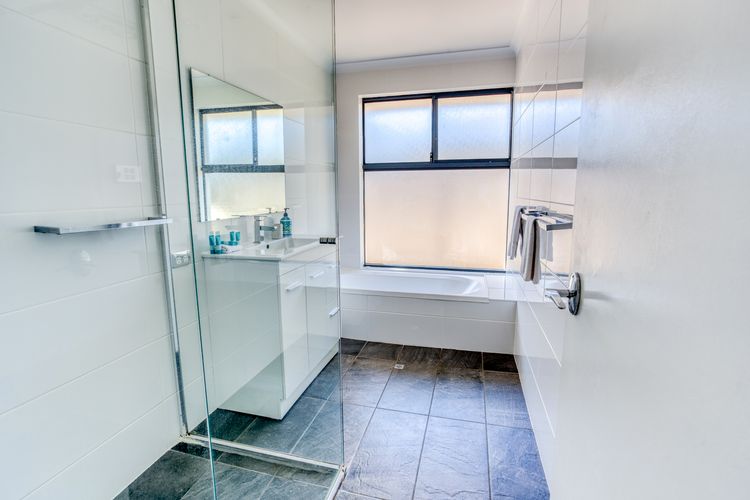 Pool and Putt Paradise