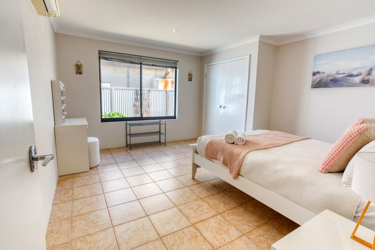 Pool and Putt Paradise