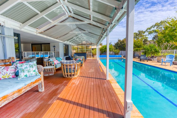 Pool and Putt Paradise