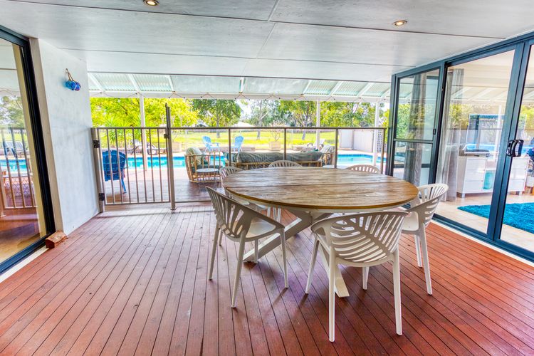 Pool and Putt Paradise