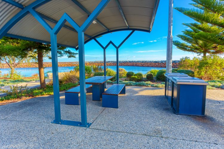 Beachfront Lagoon Retreat – Port Geographe