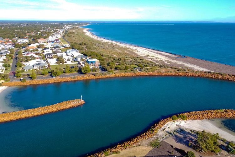 Beachfront Lagoon Retreat – Port Geographe